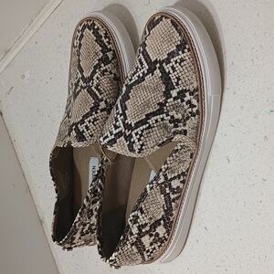 Steve Madden Jalia Snakeskin slip-ons women's size 9.5